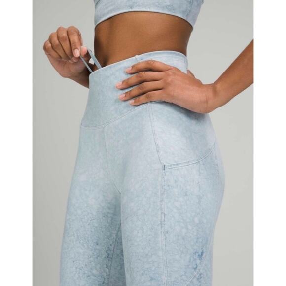 NWOT Lululemon Fast and Free Blue Pebble Limited Edition Leggings Sz 12 - Picture 1 of 9